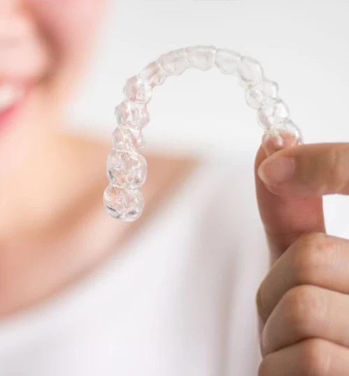 Corectie invizibila dentara?